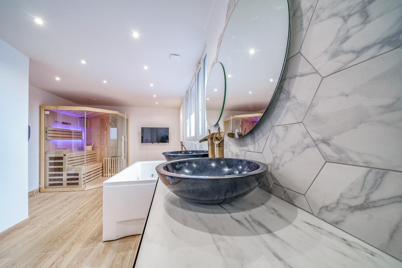 L'Evasion - Sauna Jacuzzi Cinema Tours Esterno foto